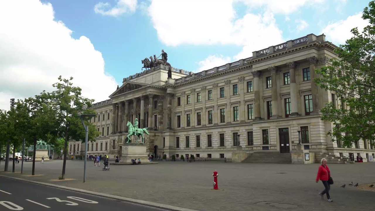 Trotz Impf-Einladung: Niedersachsen bittet tausende junge Menschen, nicht zum Termin zu kommen