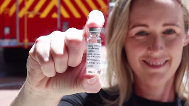 Merkel wusste Bescheid: AstraZeneca für Unter-60-jährige hätte schon vorher gestoppt werden sollen