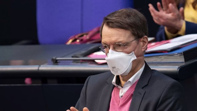 Noch drei Wochen durchhalten : Lauterbach erwartet Freiheit Ende Mai!