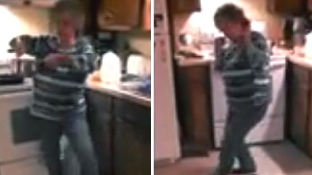 Lorsqu'elle entend sa chanson préférée, cette grand-mère est obligée de danser. Le résultat est génial !