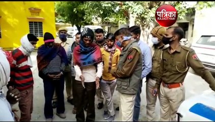 कुएं में मिले मां बेटी के शव