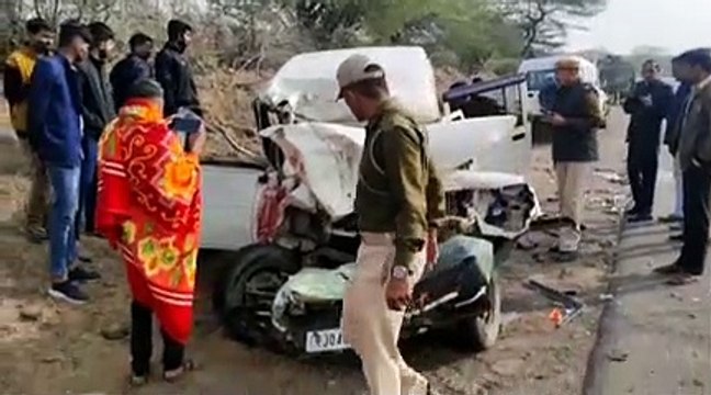 सडक़ हादसे में पति-पत्नी व मासूम बेटे की मौत