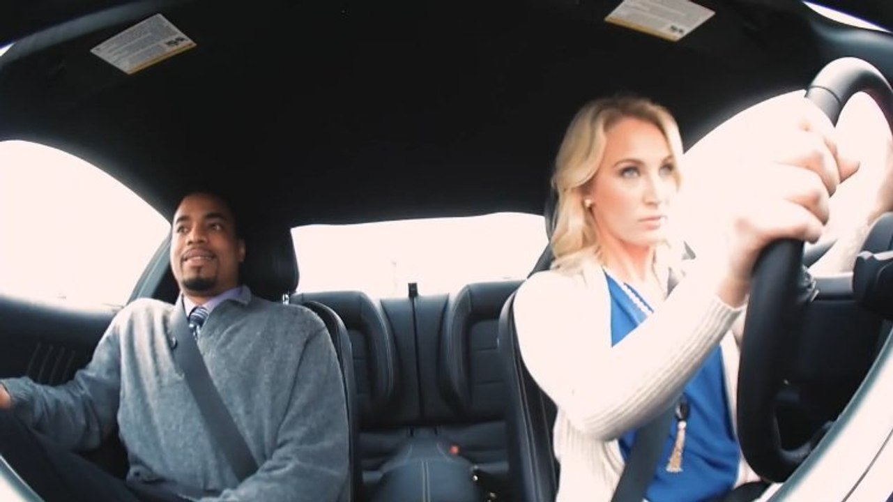 Elle a invité des hommes pour un speed dating en voiture. Mais ils ne s'attendaient pas à ça