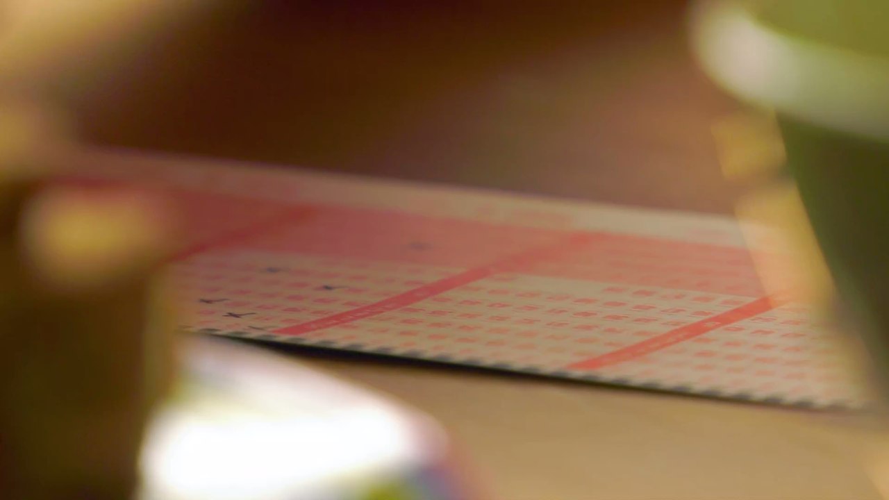 Frau wäscht 26-Millionen-Lottoschein in Waschmaschine, doch hätte den Gewinn trotzdem bekommen können