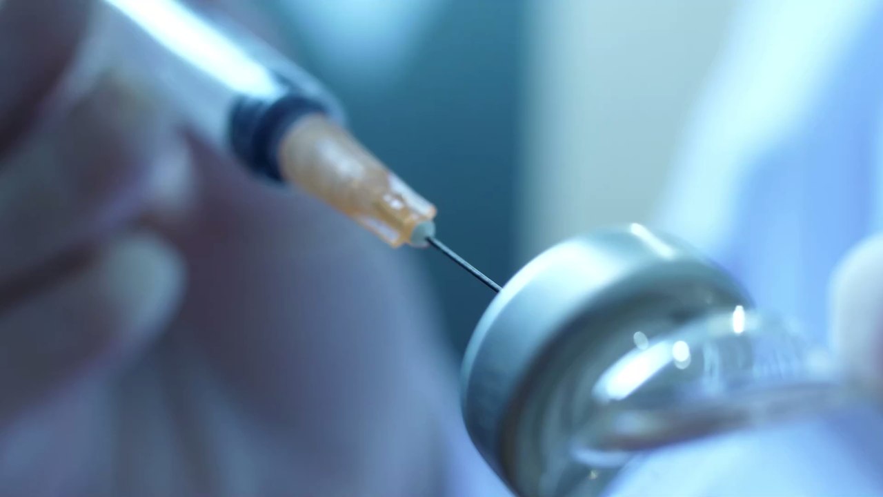 Schlaganfall nach AstraZeneca: Britin stirbt wenige Tage nach Impfung