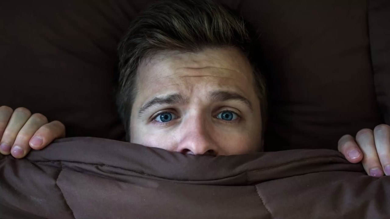 Was es bedeutet, wenn du weinend im Schlaf aufwachst