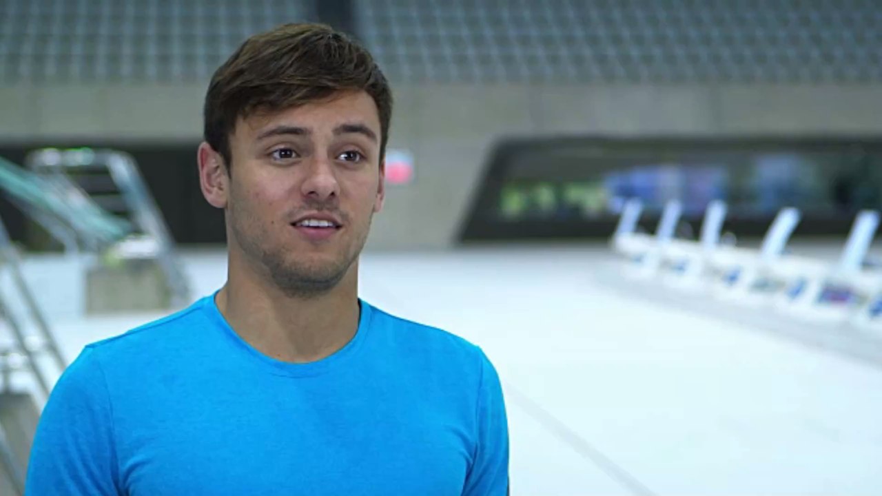 Tom Daley holt Gold im Turmspringen und inspiriert mit berührendem Statement an LGBT-Community
