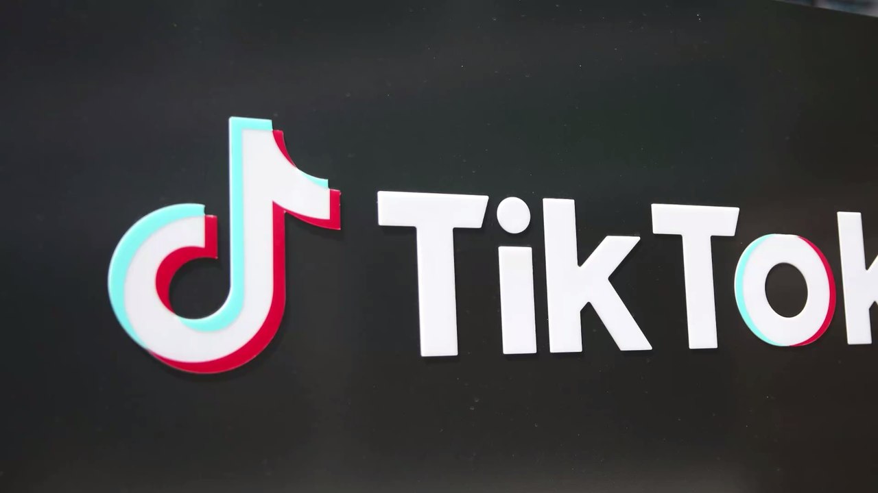 Dieses versteckte britische Dorf sieht aus, als würde es in Italien liegen!