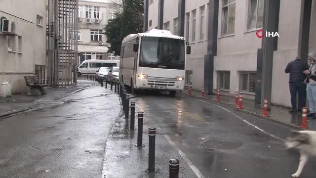 Avukat Şafak Mahmutyazıcıoğlu cinayeti soruşturması kapsamında gözaltına alınan 12 kişi Bakırköy Sulh Ceza hakimliğince 4 gün ek gözaltı süresi...