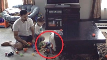 Quand maman n'est pas là, ce papa en profite beaucoup !