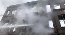 Fatih'te defalarca kez yangın çıkan metruk bina, yine yandı- Yangınların yaşandığı bina için yıkım kararı verildi