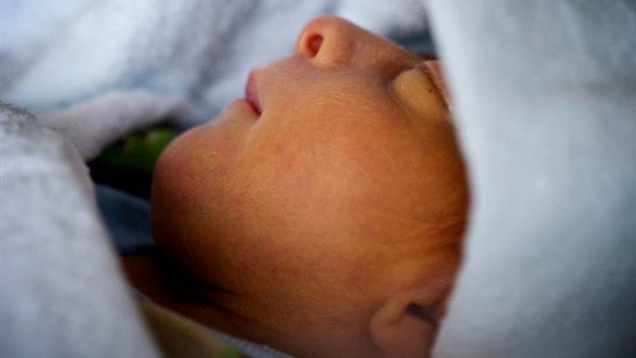 Ce bébé n'a vécu que 6 jours mais a fait un mer...