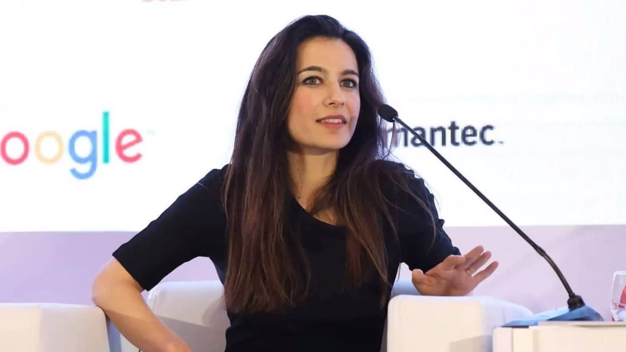 'Sie hat die richtigen Fragen gestellt': Reporterin wird nach Taliban-Interview gefeiert