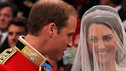 Descargar video: 10 Jahre später spricht Sarah Ferguson erstmals über die Traumhochzeit von Kate und William