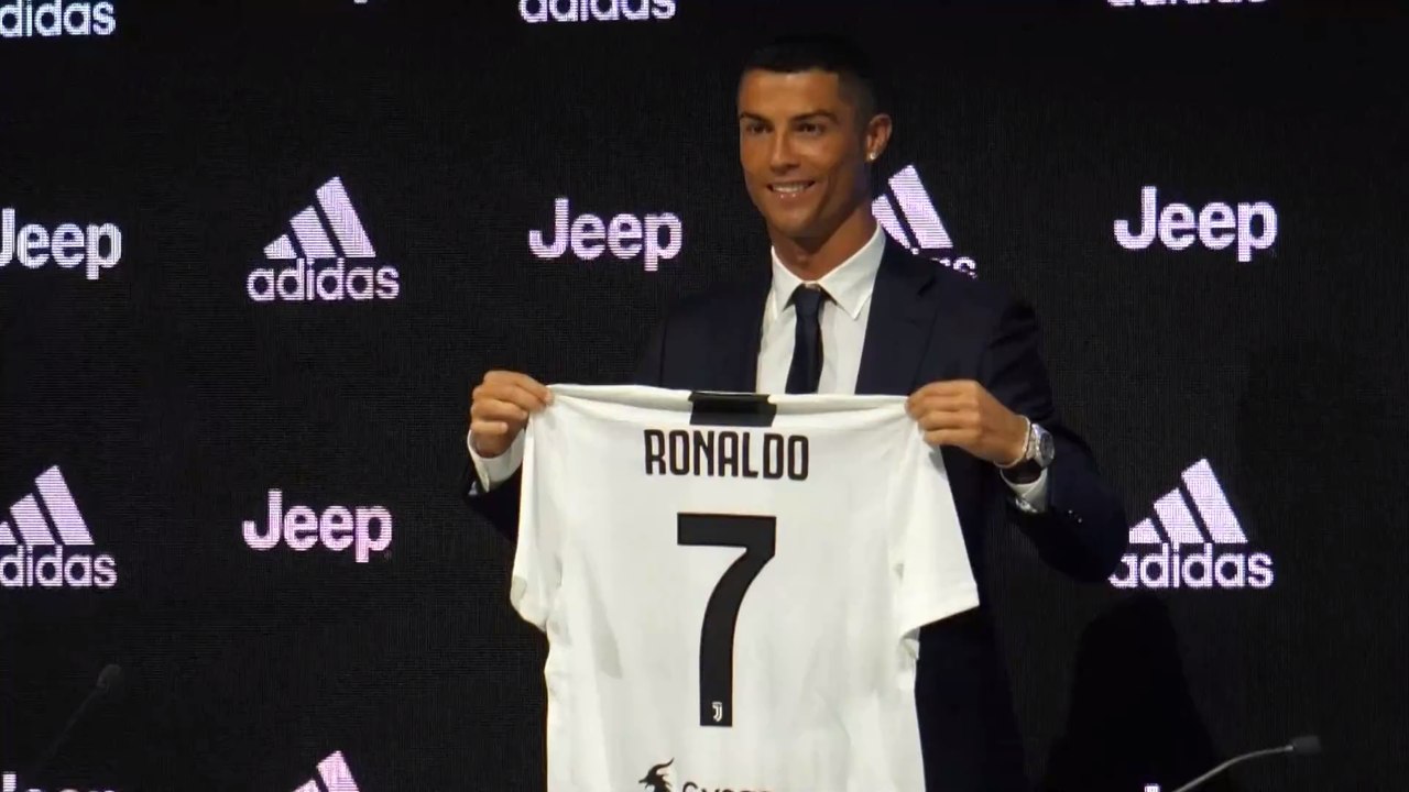 "Vorbild am US-Profisport": Oliver Kahn für Obergrenze der Spielergehälter