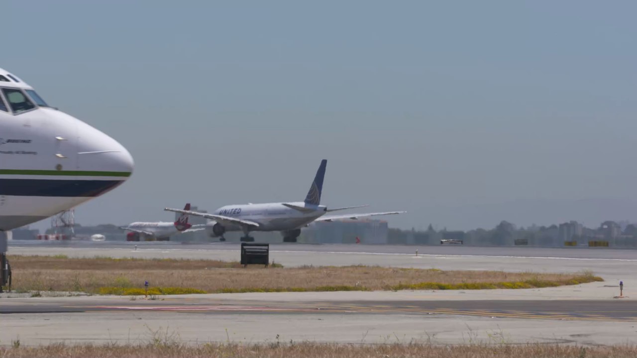 Smartphone-Panne im Flugzeug: Dann müssen alle Passagiere evakuiert werden