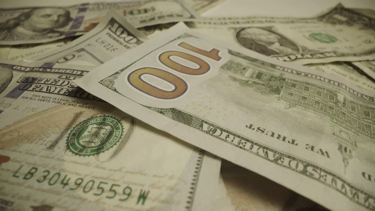 Paar muss wegen weggeworfener Pornosammlung Strafe zahlen