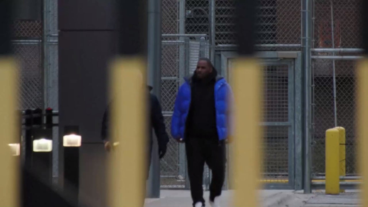 'Geschlagen, bedroht und erpresst': Im R. Kelly-Prozess kommen schockierende Details ans Licht