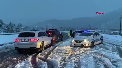 Download Video: ANTALYA-KONYA KARAYOLU ARAÇ TRAFİĞİNE KAPATILDI