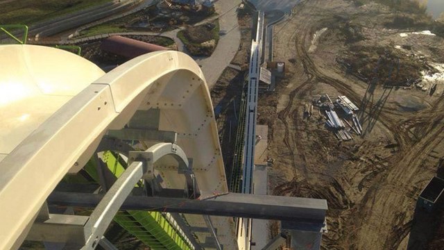 Vivez la descente du plus haut toboggan du monde en caméra embarquée !