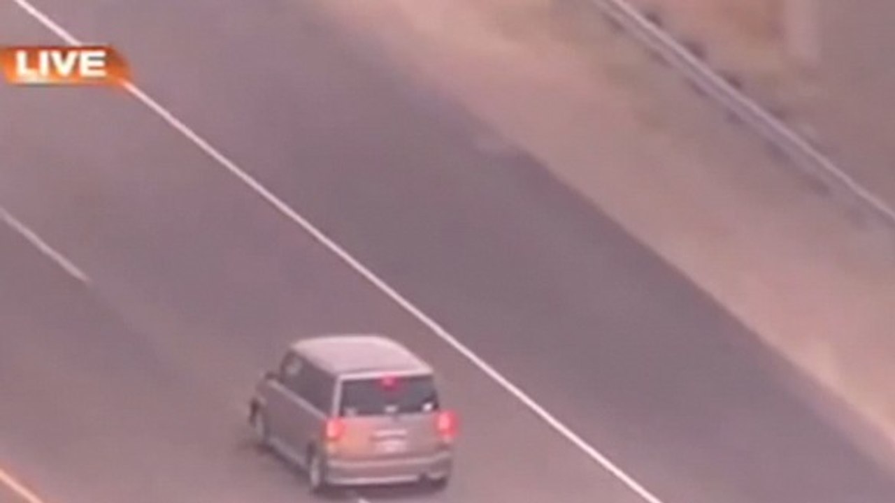 Une femme nargue la police pendant une course-poursuite !