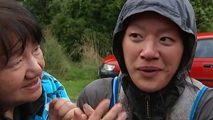 Perdue en pleine forêt, elle survit en buvant son lait maternel !