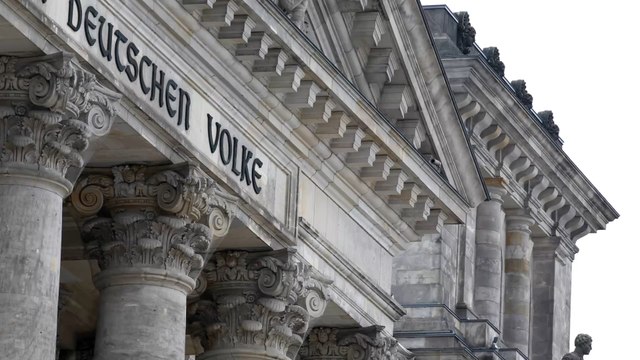 Nächste Runde beim Hungerstreik fürs Klima: Aktivist:innen vor dem Reichstagt wollen bald nichts mehr trinken
