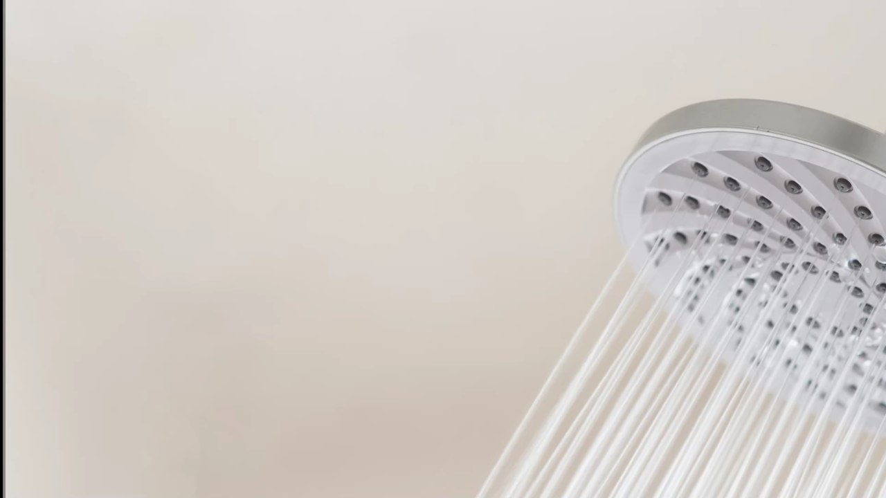 Die ewige Debatte: Sollten wir eher morgens oder abends duschen?