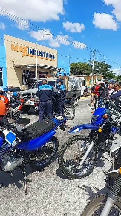 Muchacha muere tras impactar su moto contra un furgón en el puente a desnivel Las Piedrecitas