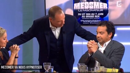 C à vous : Messmer hypnotise Patrick Cohen sur le plateau !
