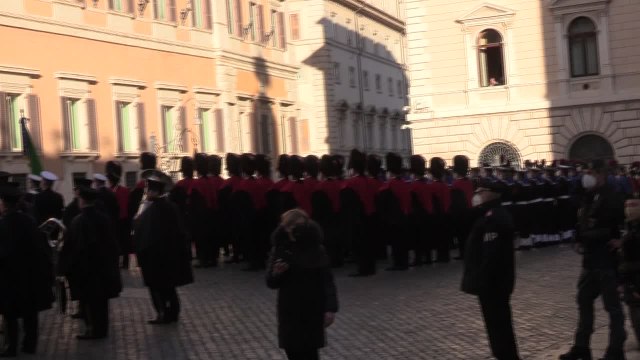 Quirinale, l'inno di Mameli risuona all'uscita di Mattarella dalla Camera