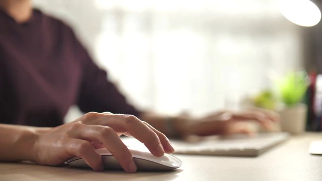 Mann duscht nicht mehr: Das passiert mit seinem Körper