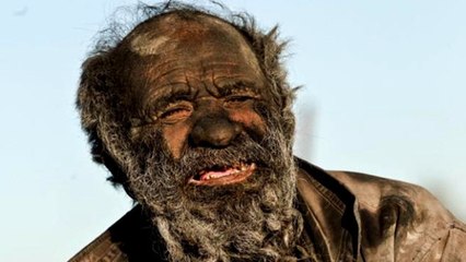L'histoire incroyable d'Amou Haji, l'homme qui ne s'est pas lavé depuis 60 ans