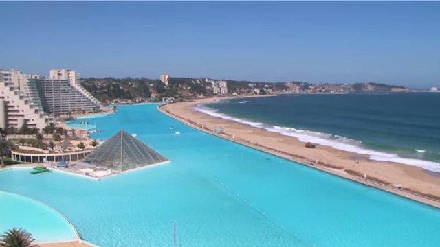 Découvrez la plus grande piscine du monde !