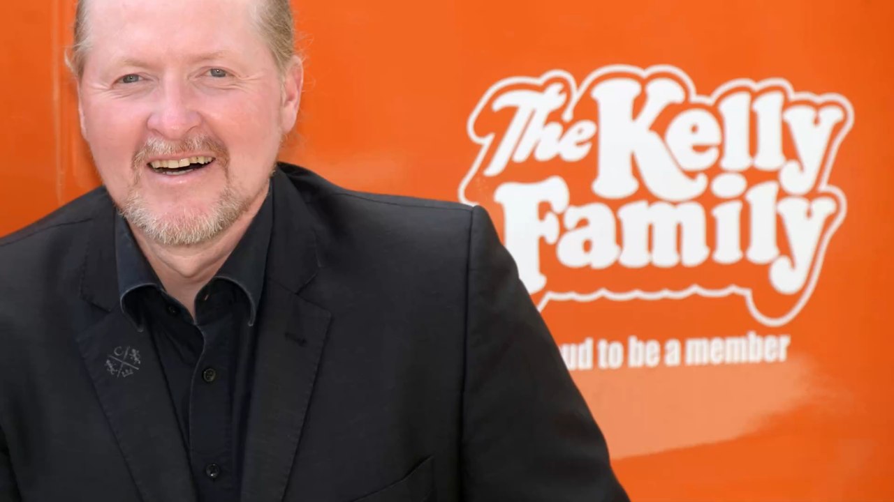 Joey Kelly stolzer Papa: Seine Tochter startet ihre Musik-Karriere