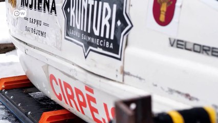 هكذا يدرب والدٌ ابنه على منافسات التزلج العالمية