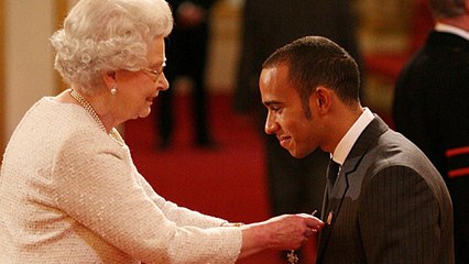 Elizabeth II reprend une star sur ses bonnes manières