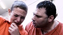 Un garçon de 13 ans prend la leçon de sa vie lors dune visite en prison