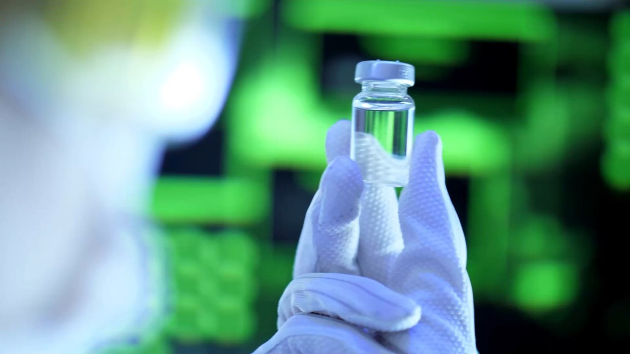 Impfung durch die Nase: Top-Virologe Christian Drosten ist sich sicher, dass es eine Lebendimpfung braucht