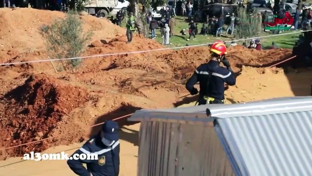 Destino de menino preso em poço mantém Marrocos em suspense