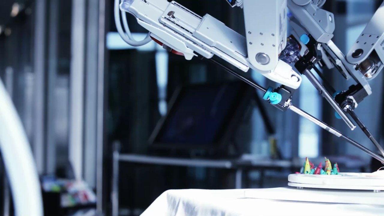 'Deutlich bessere Arbeit als Menschen': Roboter führt zum ersten Mal eine OP ganz alleine durch