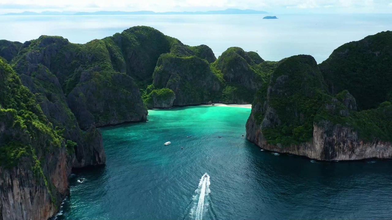 Reiner Calmund: Emotionales Wiedersehen mit Patensohn in Thailand