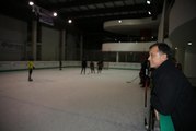 18 Yaş Altı Türkiye Buz Hokeyi Şampiyonası öncesi hazırlık maçı yapıldı