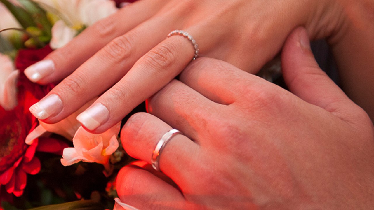 Le danger des bagues et alliances en titane