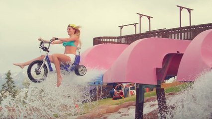 Ils font n'importe quoi dans un parc aquatique fermé