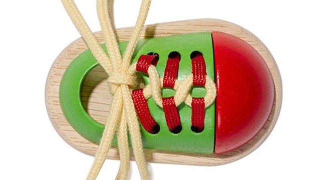 Vos enfants ont du mal à faire leurs lacets ? Voici une méthode qui va grandement les aider