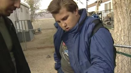 Un magicien fait un tour à un ado mais il ne s'attendait certainement pas à une telle réaction. Magique !