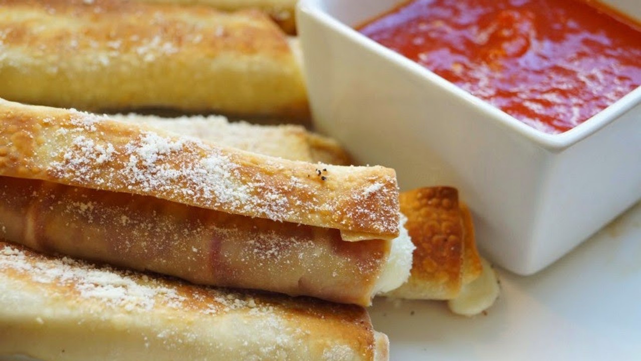 Ces roulés à la pizza sont faciles à réaliser. Parfaits pour un dîner en quelques minutes