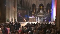 Attentats à Paris : la Marseillaise jouée à l'orgue en pleine messe à Notre-Dame à la Mémoire des victimes