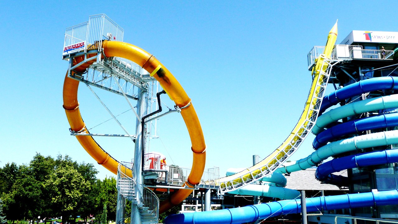 Aqualoop de Terme 3000 : un toboggan avec looping qui va vous faire perdre la tête
